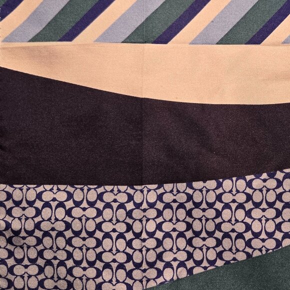 Coach Signature Printed 100% Silk Vintage Square Scarf 21 x 21 Various Blue Hues - Picture 3 of 5